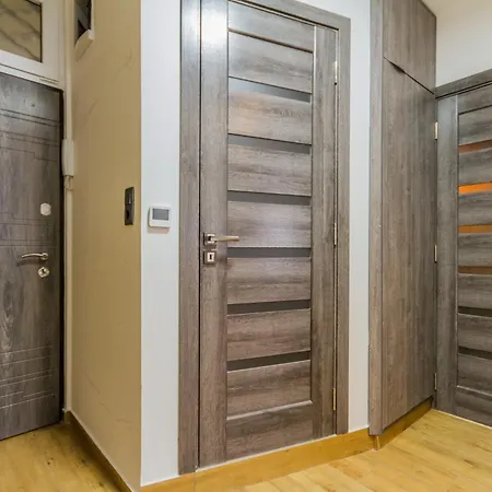 Elite Place Apartment